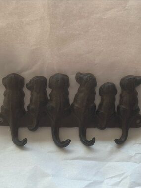 Cast Iron Puppy Hook Rack in Dark Brown